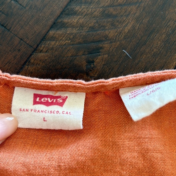 Levi’s Luisa Blouse Cropped Burnt Orange Size Large - Picture 8 of 10